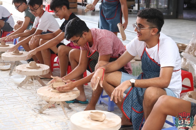 Chuyến đi trải nghiệm thực tế thú vị của đoàn học sinh Raffles Institution